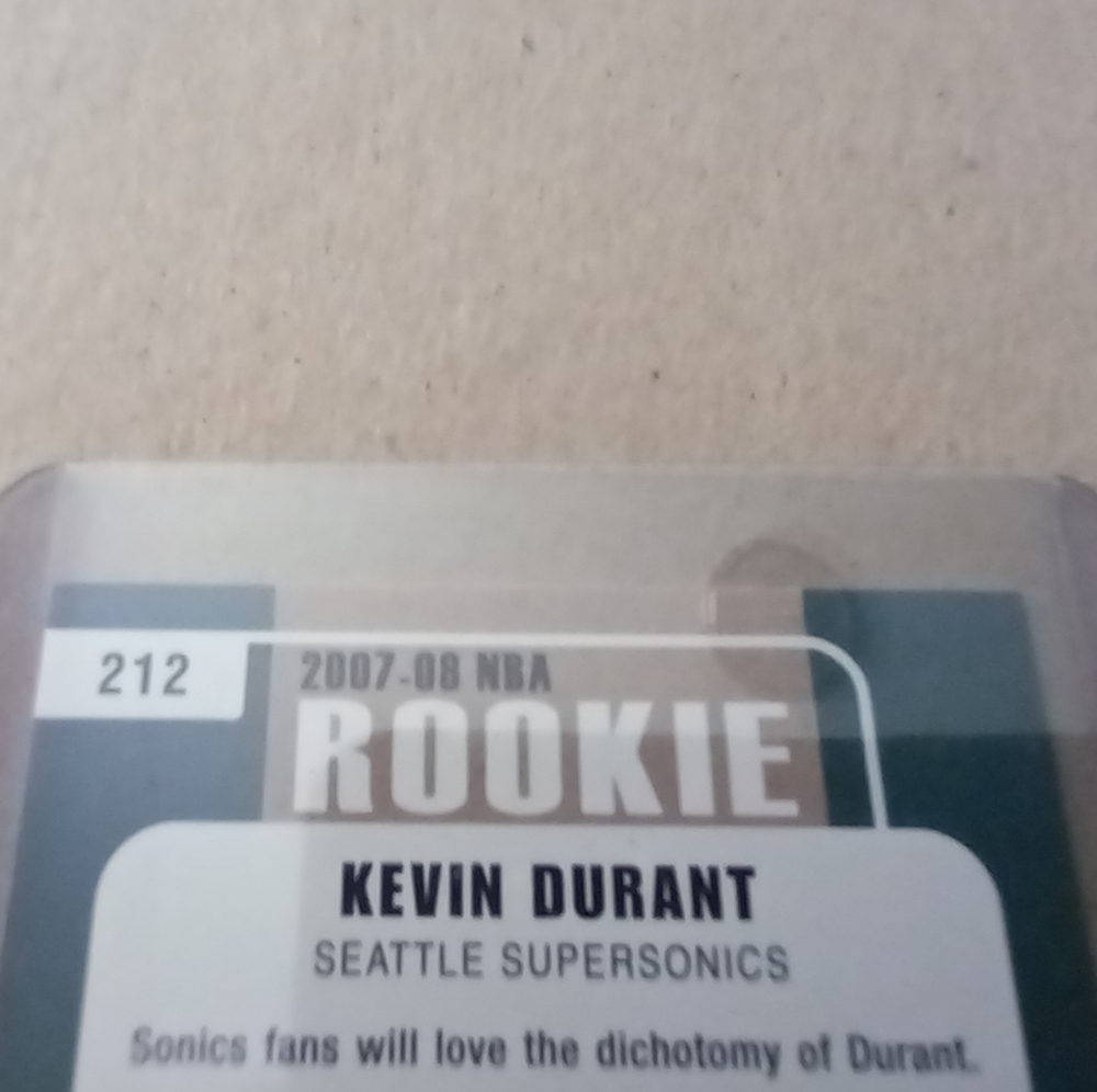 Kevin Durant Rookie Card - Picture 7 of 7